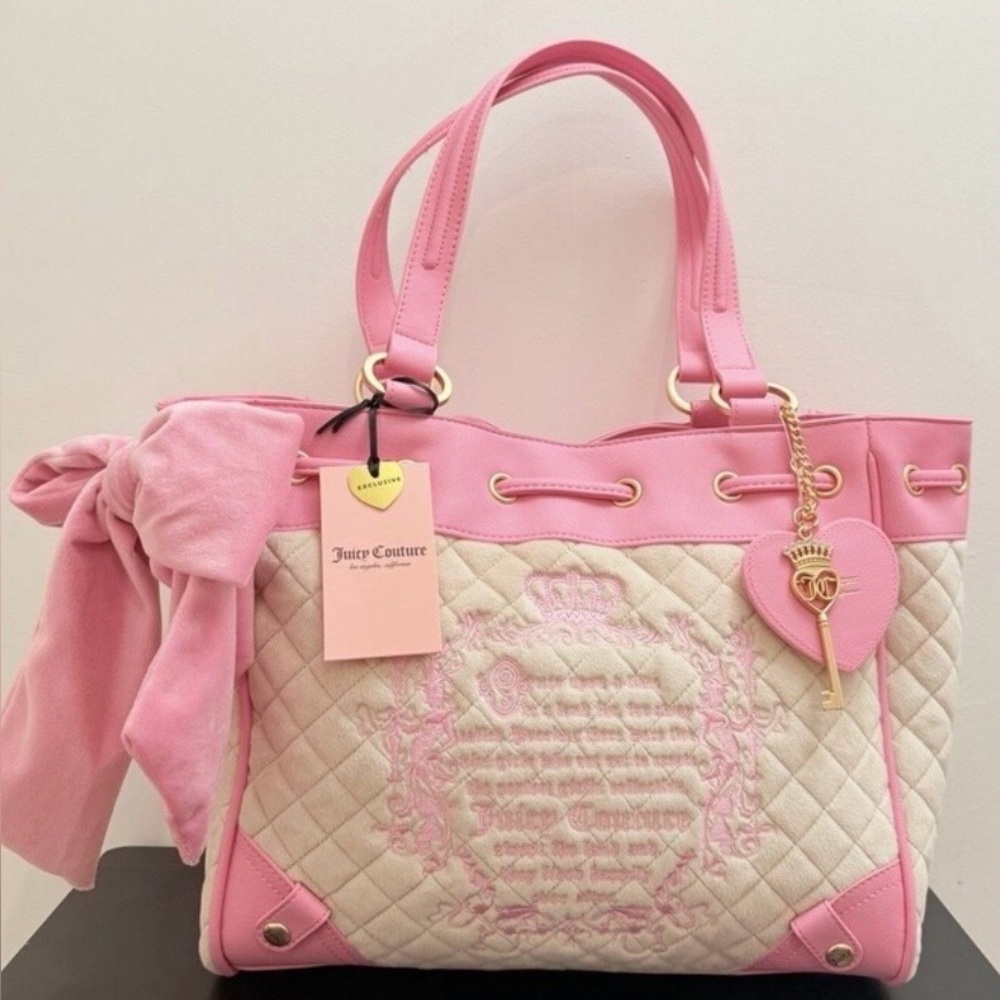Juicy Couture Retro Juicy tale Dreamer NWT Sandstone Pink and Cream Quilted Tote